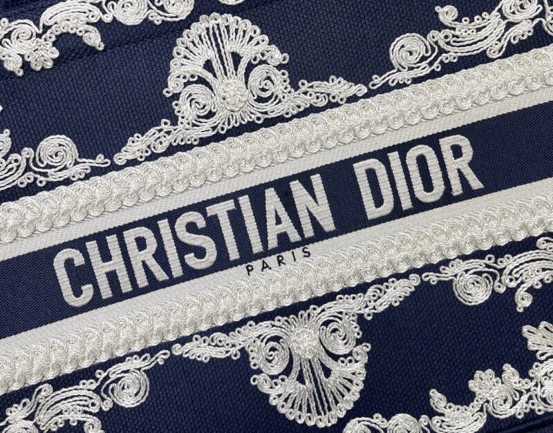 Diro Small Book Tote-36.5CM - Image 7