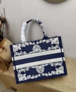 Diro Small Book Tote-36.5CM - Image 8