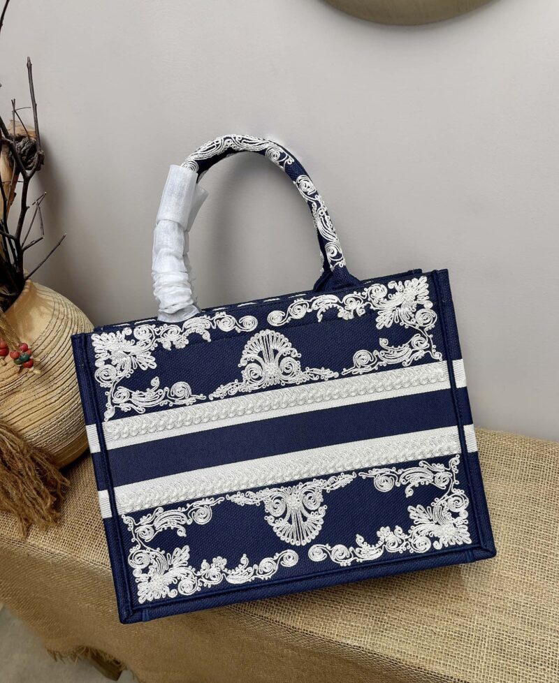 Diro Small Book Tote-36.5CM - Image 8