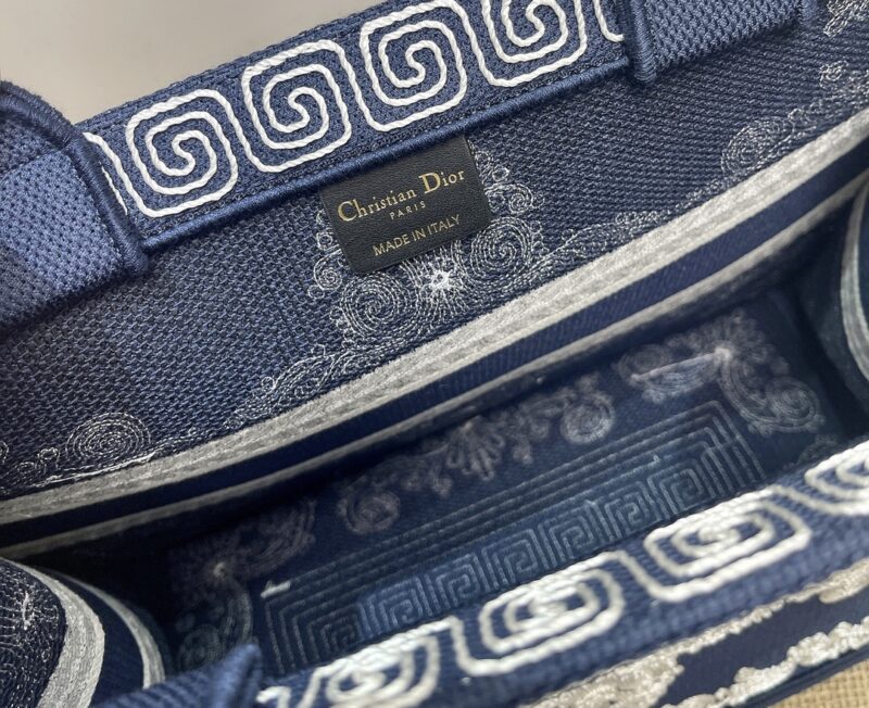 Diro Small Book Tote-36.5CM - Image 9