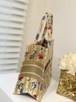 Diro Small Book Tote-36.5CM - Image 9