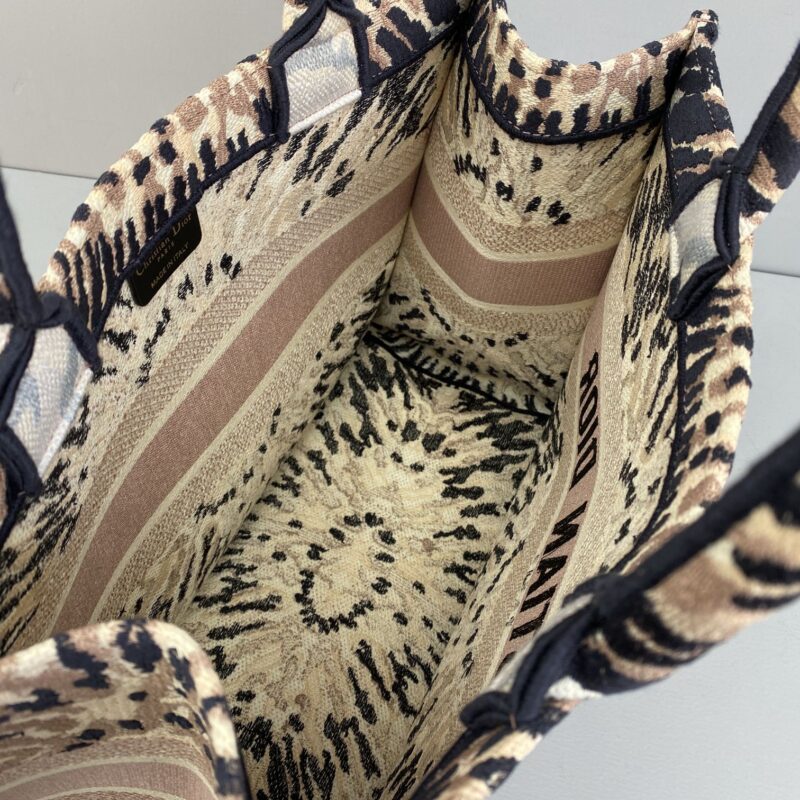 Diro Small Book Tote-36.5CM - Image 7