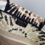 Diro Small Book Tote-36.5CM - Image 8