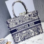 Diro Small Book Tote-36.5CM - Image 8