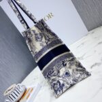 Diro Small Book Tote-36.5CM - Image 9