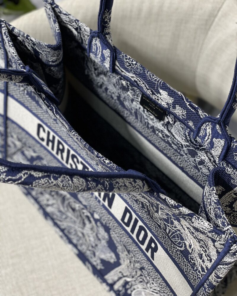 Diro Small Book Tote-36.5CM - Image 9