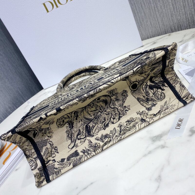 Diro Small Book Tote-36.5CM - Image 5