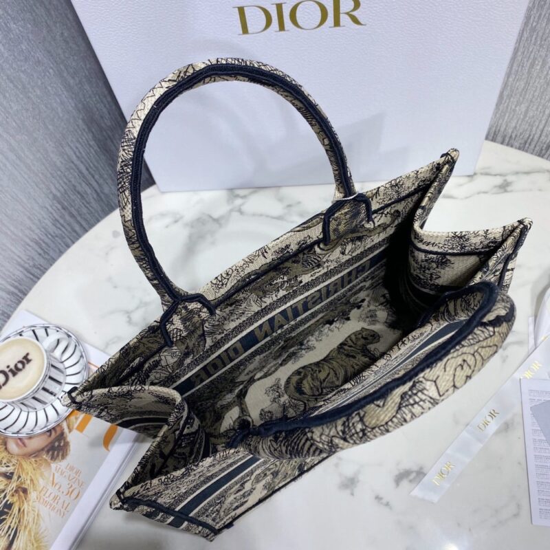 Diro Small Book Tote-36.5CM - Image 9