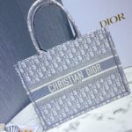 Diro Small Book Tote-36.5CM - Image 8