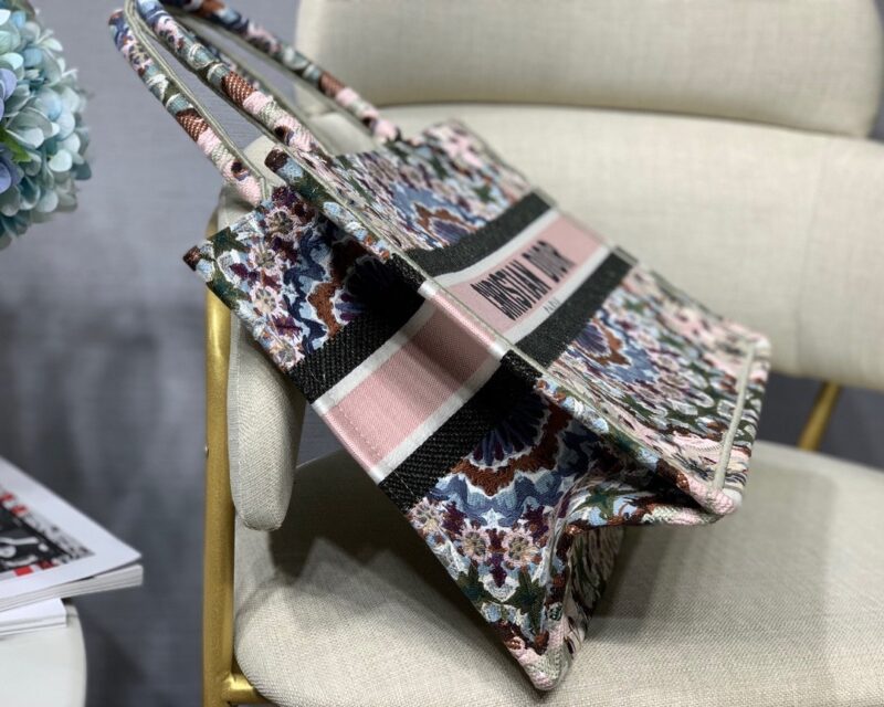 Diro Small Book Tote-36.5CM - Image 8