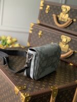 Louis Vuitton Studio Messenger Bag-23.5* 14*5 CM - Image 4