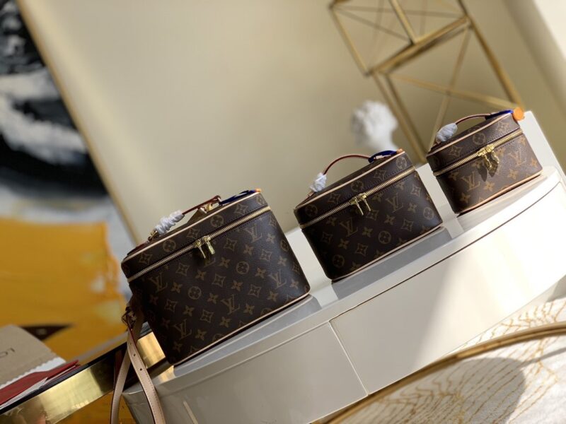 Louis Vuitton Cosmetic/Vanity Bag - Image 11