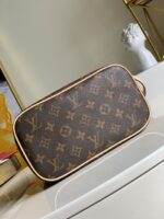 Louis Vuitton Cosmetic/Vanity Bag - Image 8