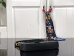 Louis Vuitton Easy Pouch On Strap-19x11.5x3CM - Image 4