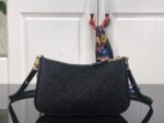 Louis Vuitton Easy Pouch On Strap-19x11.5x3CM - Image 2