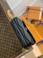 Louis Vuitton New Wave Bag-24x14x9CM - Image 4