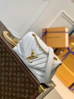 Louis Vuitton New Wave Bag-24x14x9CM