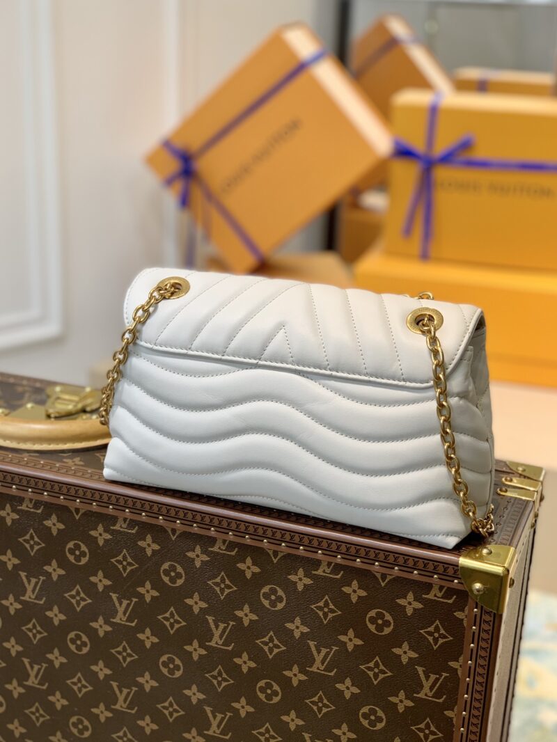 Louis Vuitton New Wave Bag-24x14x9CM - Image 6