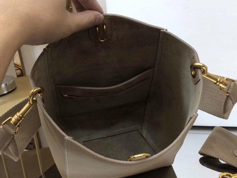 Celin Suau Sangle Bucket In Soft Grained Calfskin-17.5*24.5*12CM - Image 4