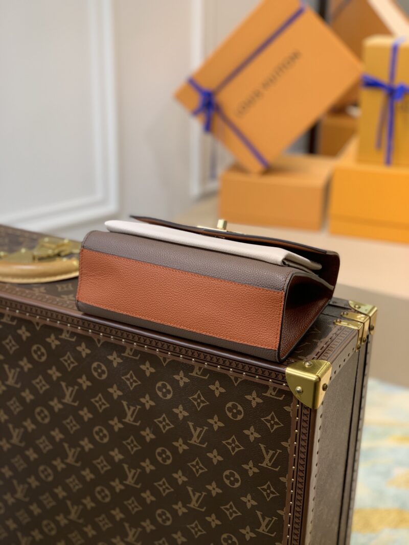 Louis Vuitton M58949 Mylockme BB-22.5 x 17.0 x 5.5CM - Image 2