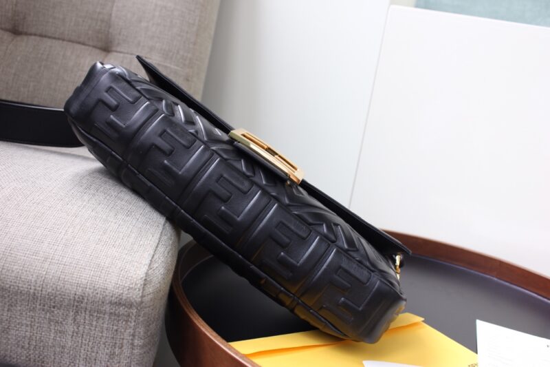 Fendi Baguette Bag - Image 12