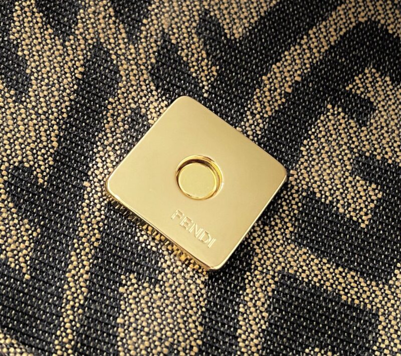 Fendi Baguette Bag - Image 5