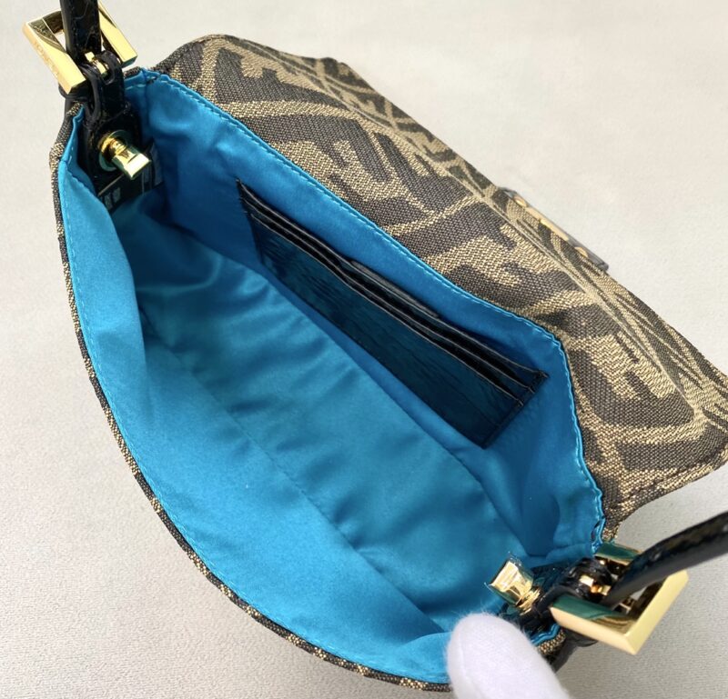 Fendi Baguette Bag - Image 6