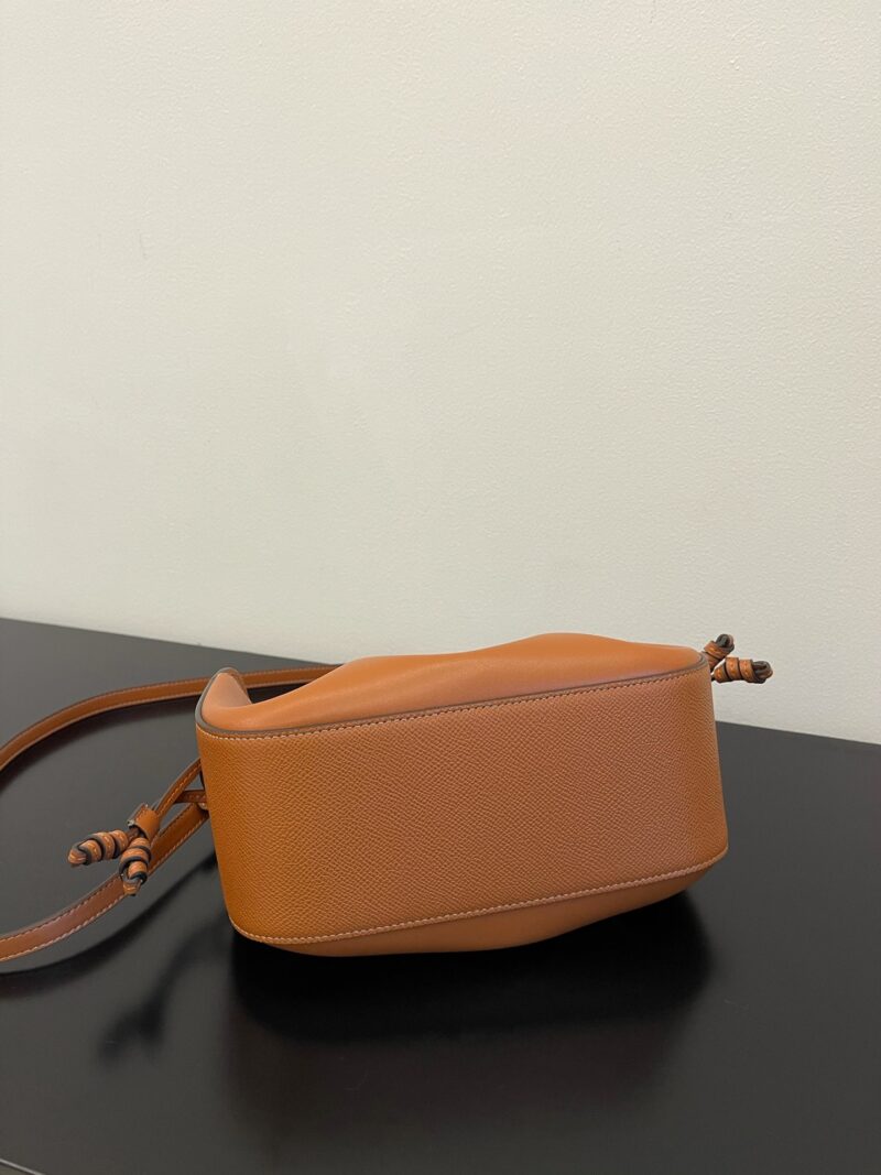 Fendi Pomodorino-21.5x14x17CM - Image 6