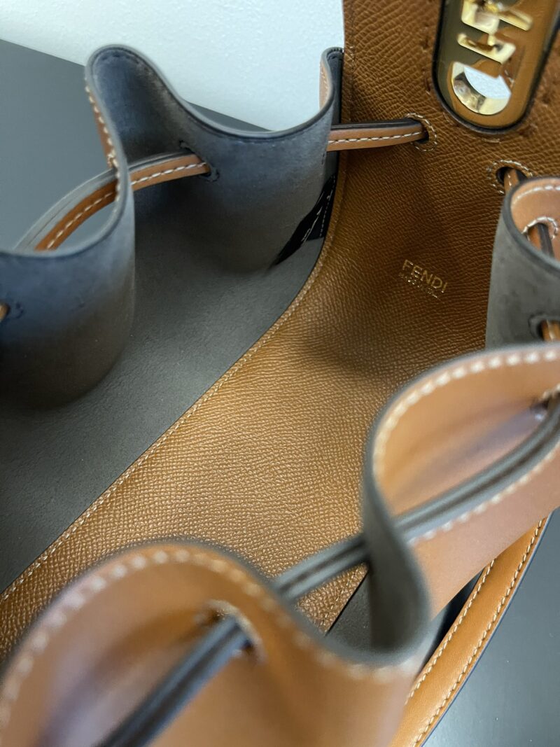 Fendi Pomodorino-21.5x14x17CM - Image 8