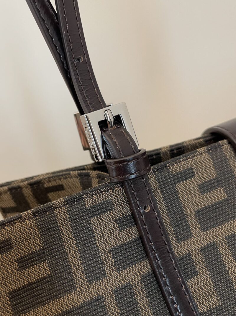 Fendi Vintage Tote-28x28x11CM - Image 6