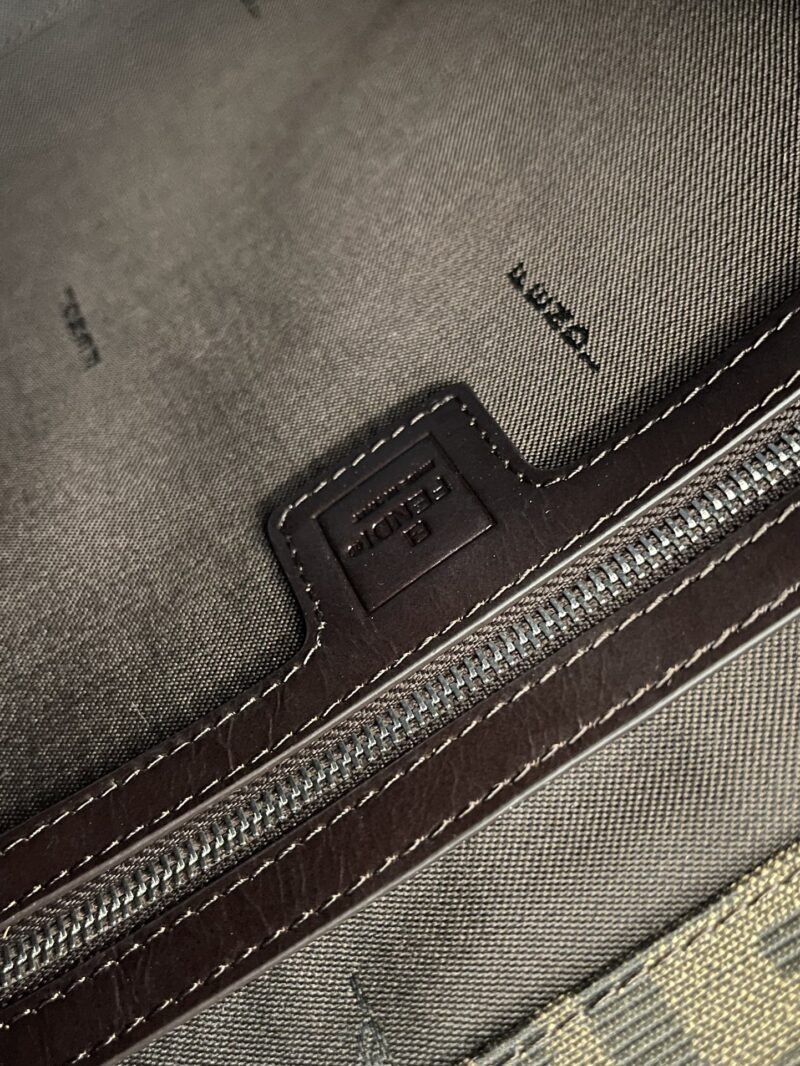 Fendi Vintage Tote-28x28x11CM - Image 9