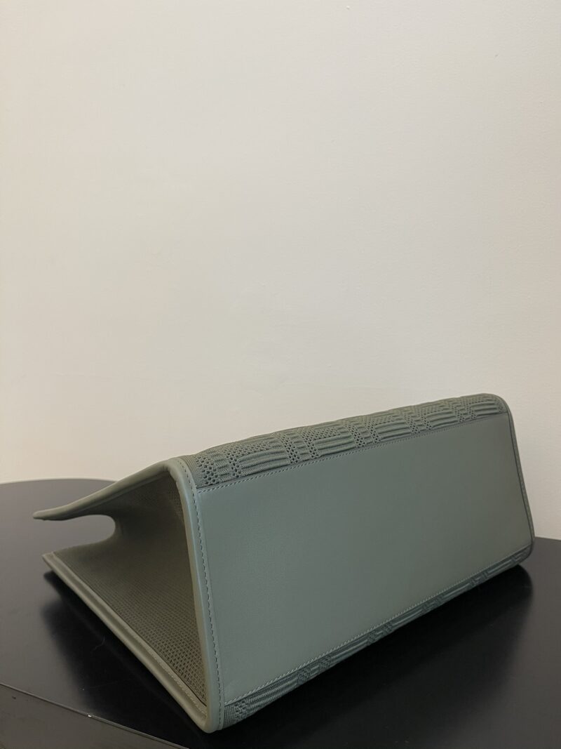 Fendi Tote-36*17*31CM - Image 7