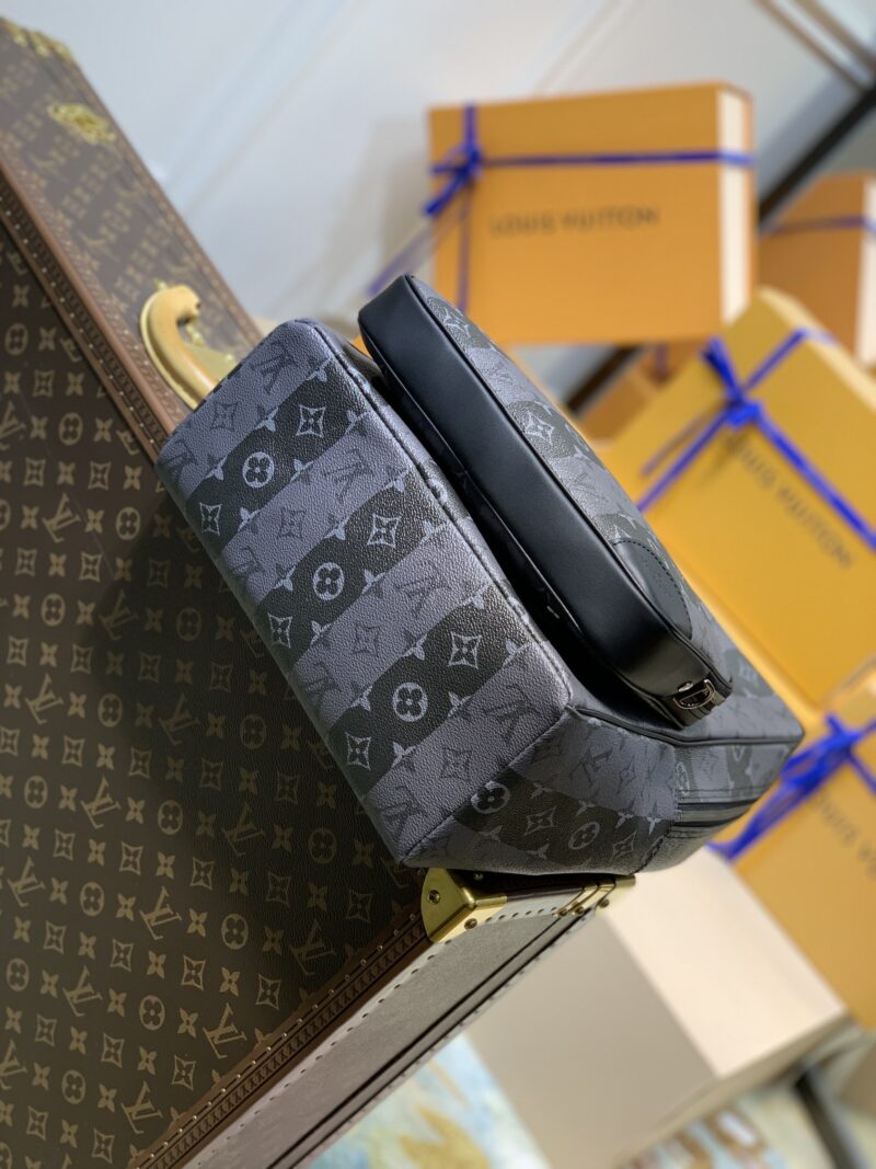 Louis Vuitton Utilitary Backpack M45962-30*42*14CM - Image 9