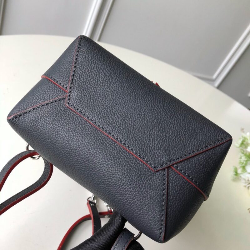 Louis Vuitton Backpack M54573-16*19.4*10CM - Image 9