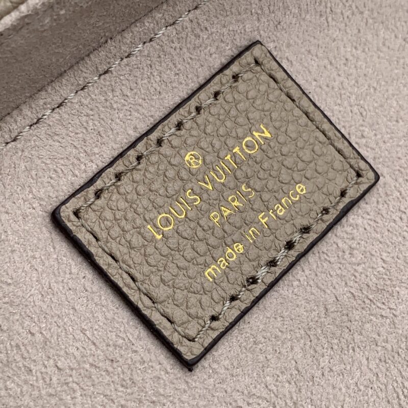 Louis Vuitton Favorite M45819-24 x 14 x 9CM - Image 4