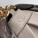 Louis Vuitton Favorite M45819-24 x 14 x 9CM - Image 6