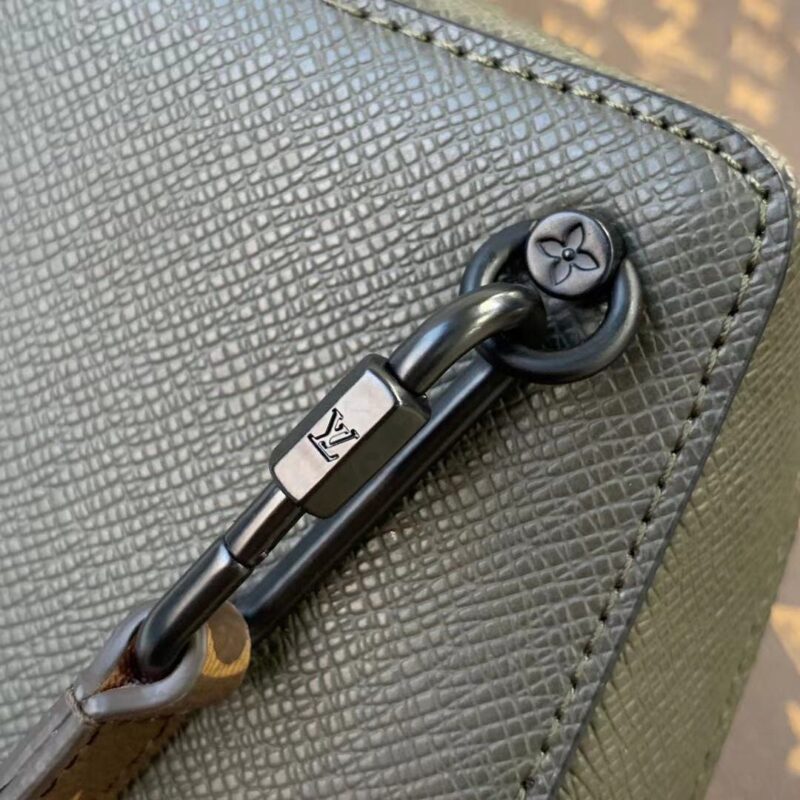 Louis Vuitton Camera Bag-M30581 -10x17x4.5CM - Image 2