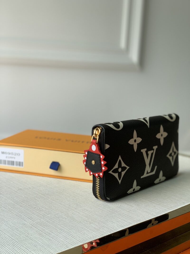 Louis Vuitton Zippy Wallet M69520-19*10CM - Image 7