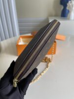 Louis Vuitton Cosmetic Bag-17*12*6CM - Image 2