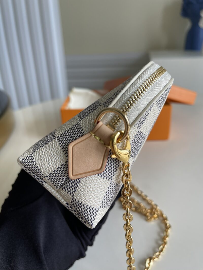 Louis Vuitton Cosmetic Bag-17*12*6CM - Image 2