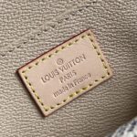 Louis Vuitton Cosmetic Bag-17*12*6CM - Image 4