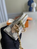 Louis Vuitton Cosmetic Bag-17*12*6CM - Image 7