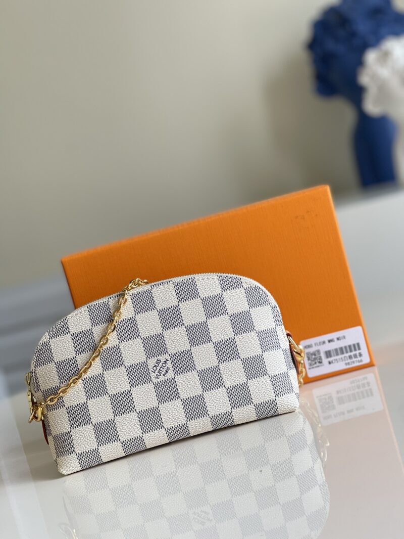 Louis Vuitton Cosmetic Bag-17*12*6CM - Image 8