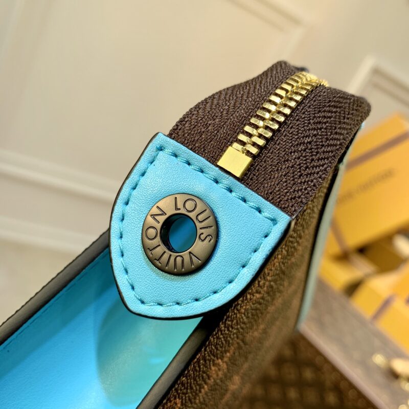 Louis Vuitton M81204 Pochette Voyage-27*21*6CM - Image 8