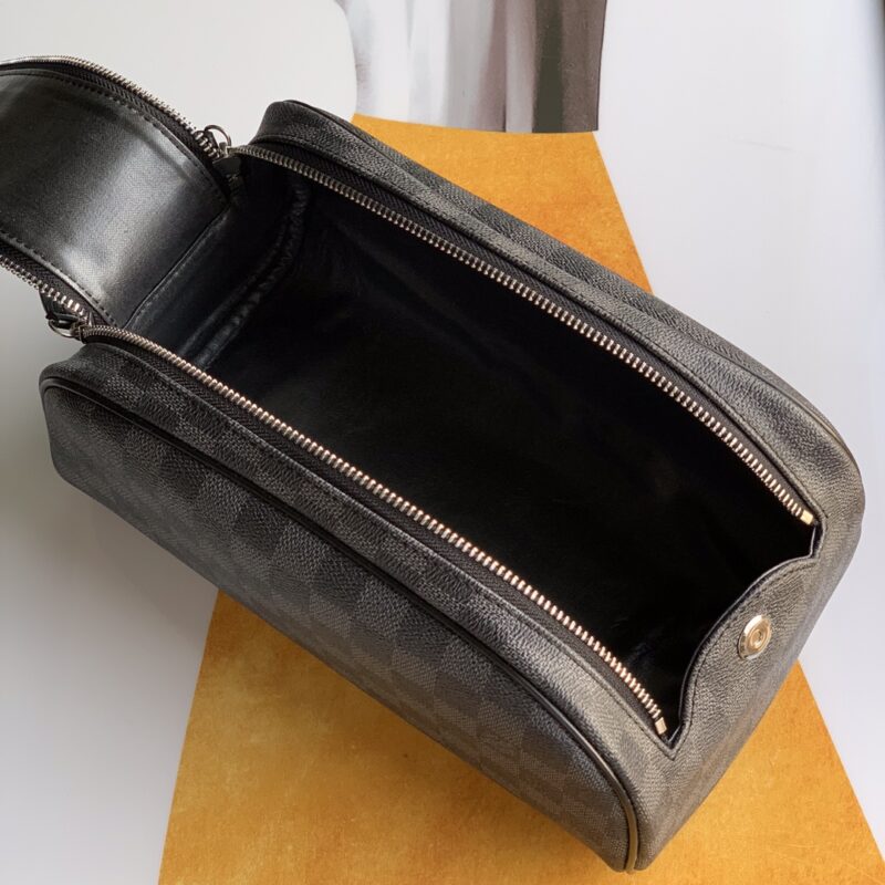 Louis Vuitton Cosmetic Bag-M47528-28*16*13CM - Image 4