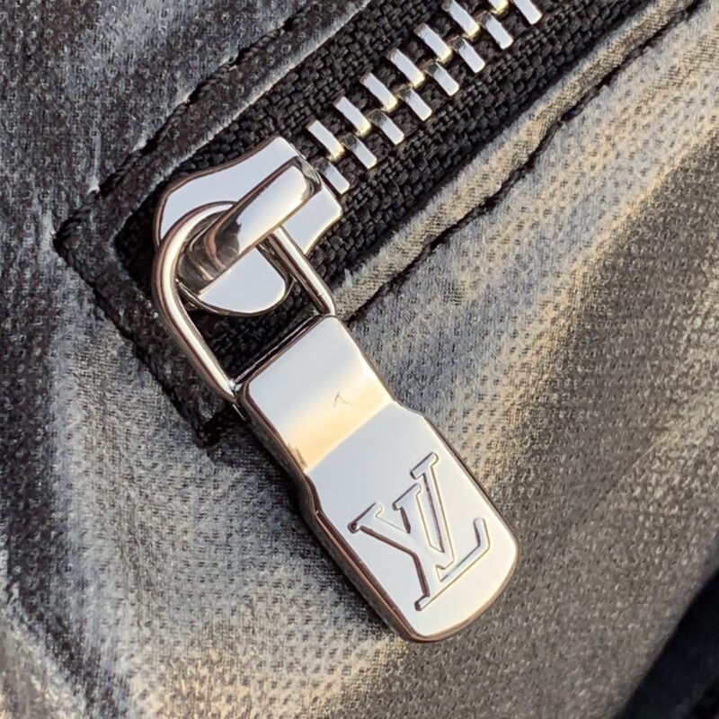 Louis Vuitton Cosmetic Bag-M47528-28*16*13CM - Image 6