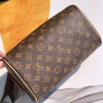 Louis Vuitton Cosmetic Bag-M47528-28*16*13CM - Image 4