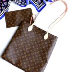 Louis Vuitton Carry It Bag-M45199-37*38*3CM