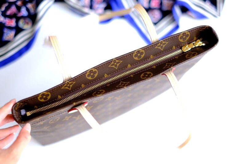 Louis Vuitton Carry It Bag-M45199-37*38*3CM - Image 4