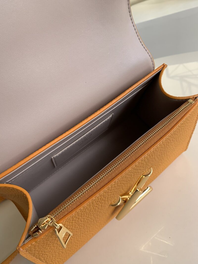 Louis Vuitton Twist One Handle-17.0 x 25.0 x 11CM - Image 4